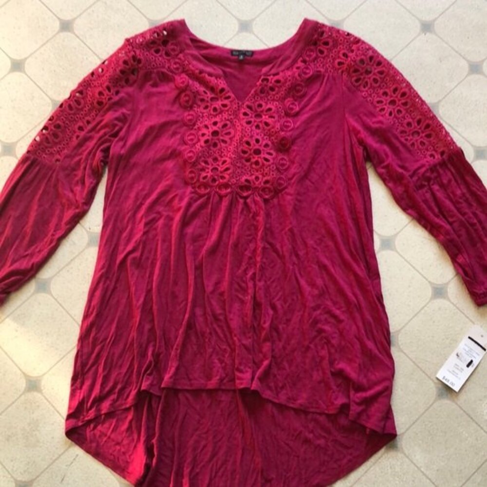 Hannah Embroidered eyelet floral top size small NWT